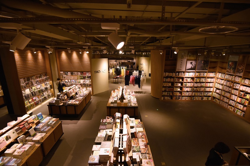 軌道射燈 應(yīng)用于重慶方所精品書店照明案例