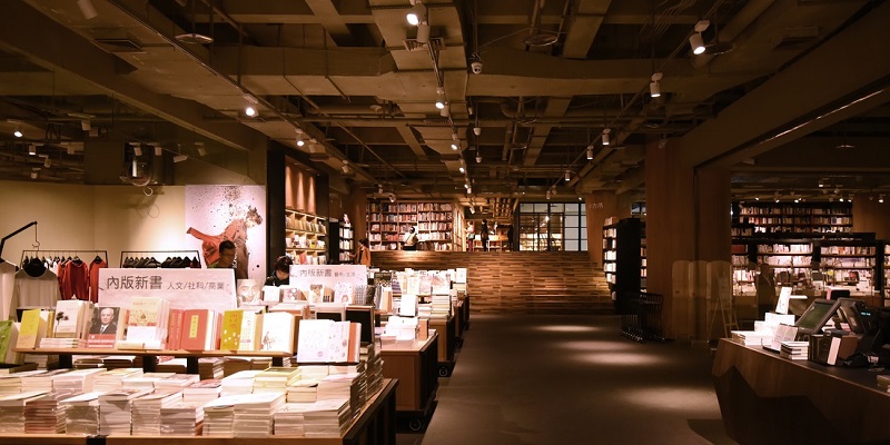 軌道燈 應(yīng)用于重慶方所 書店照明 案例