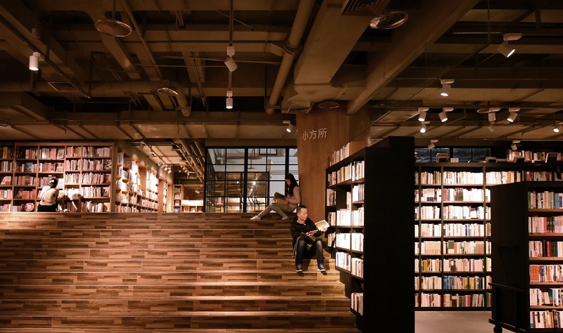 軌道射燈 應(yīng)用于重慶方所精品書店照明案例